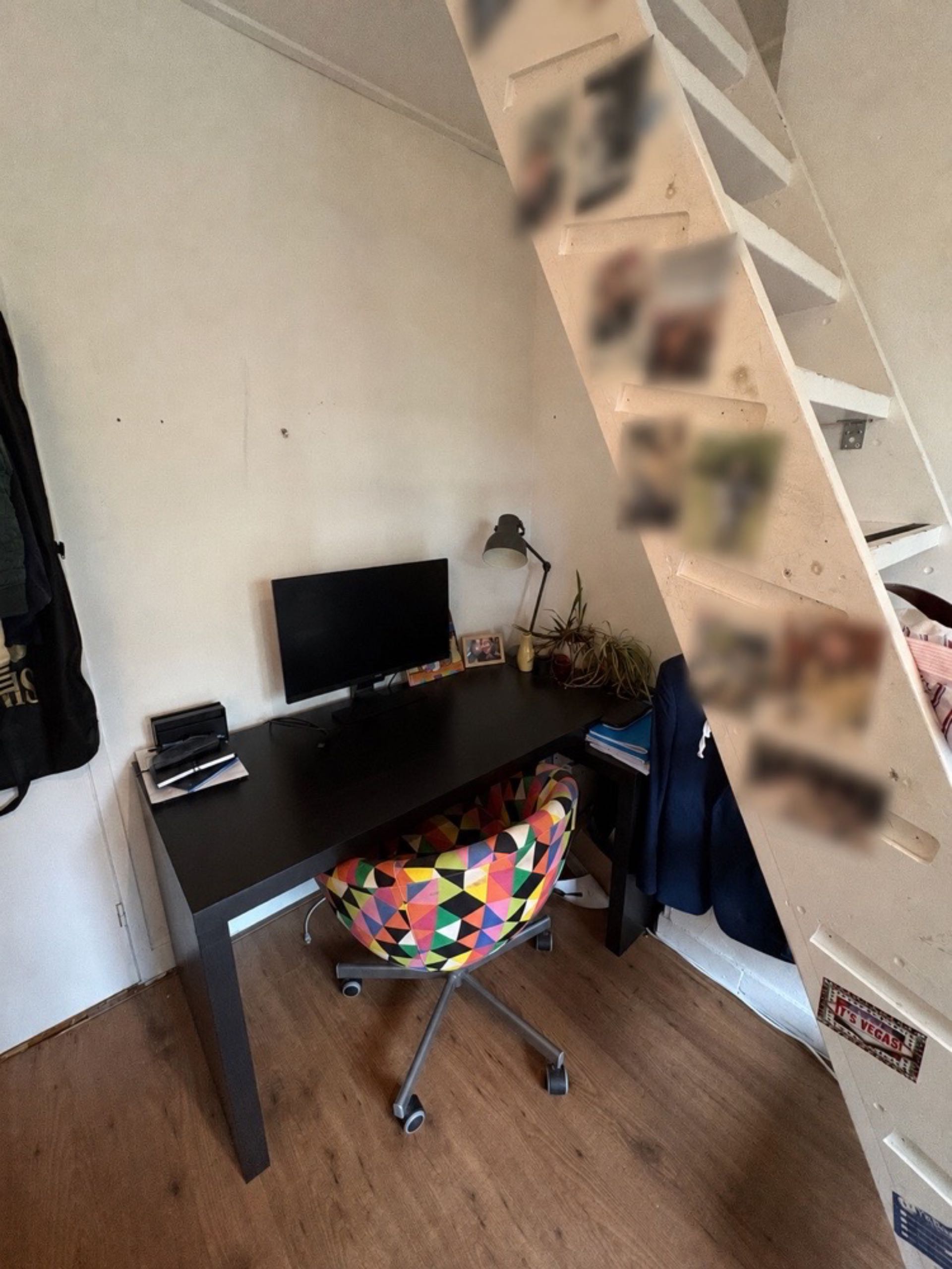 Image accompanying room listing