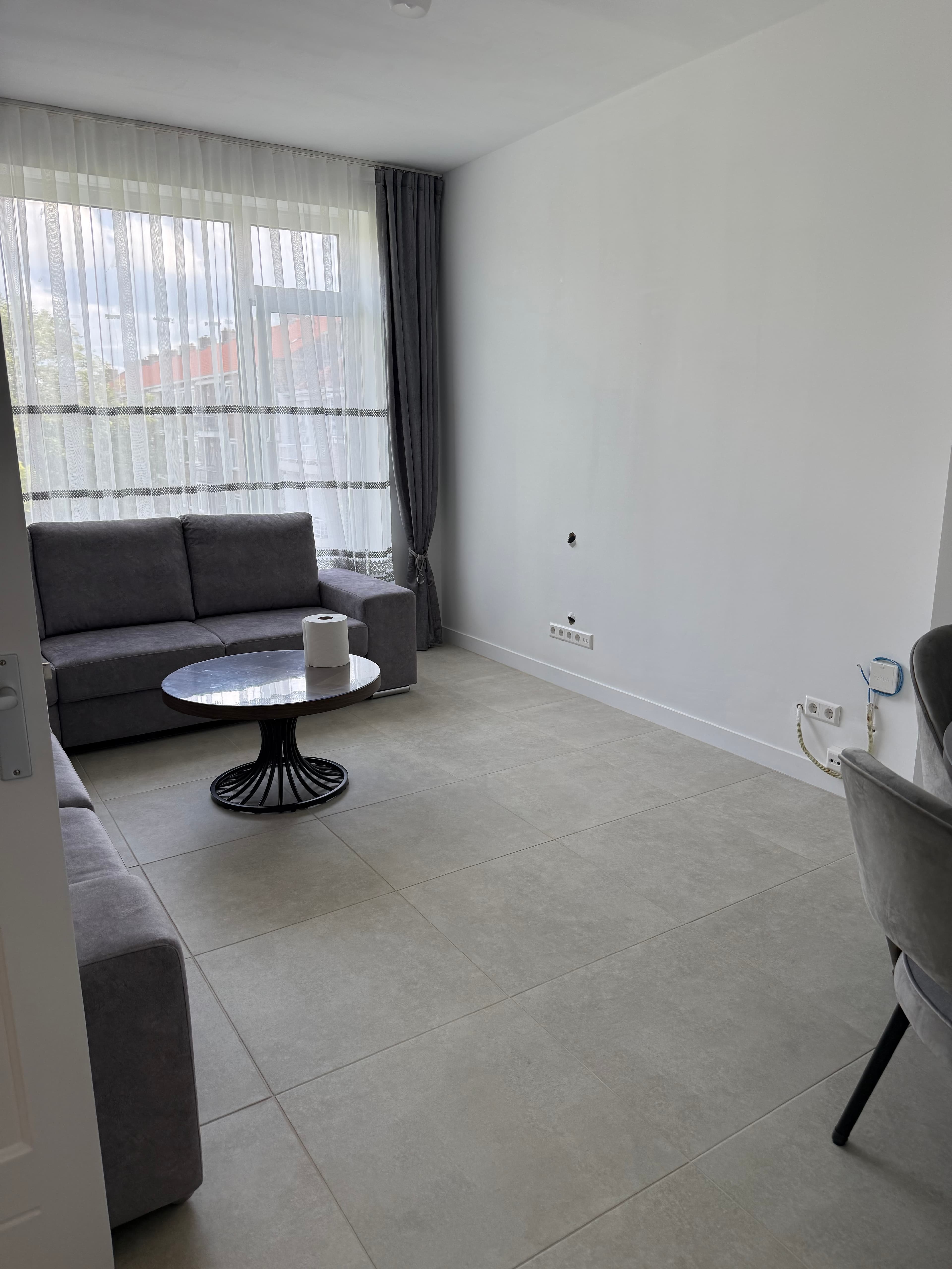 Image accompanying room listing