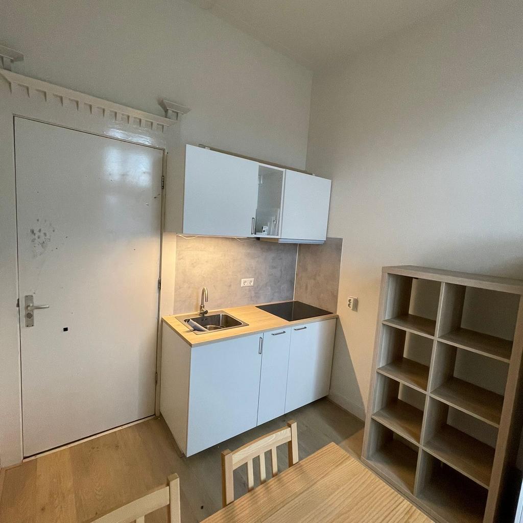 Image accompanying room listing