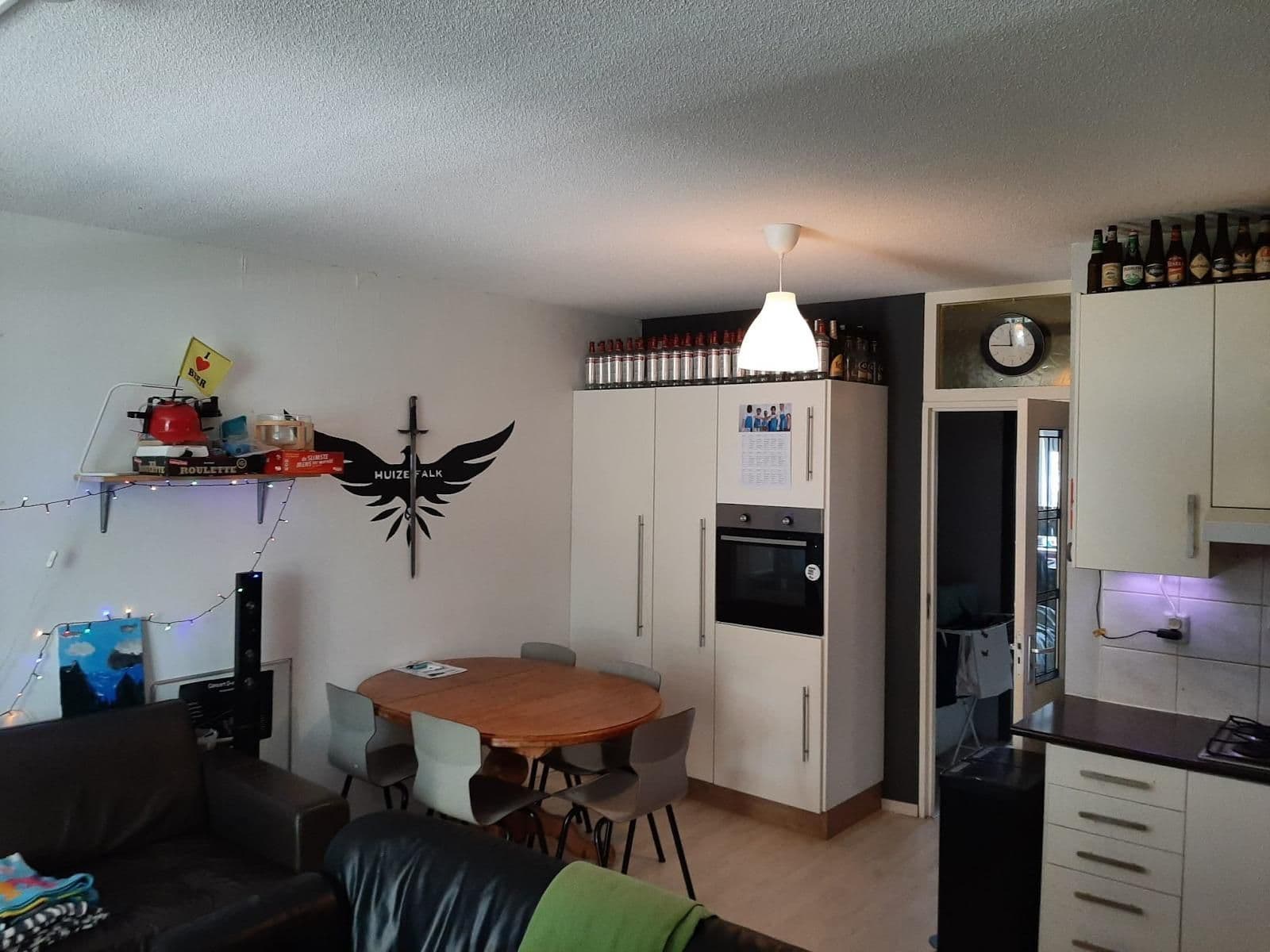 Image accompanying room listing