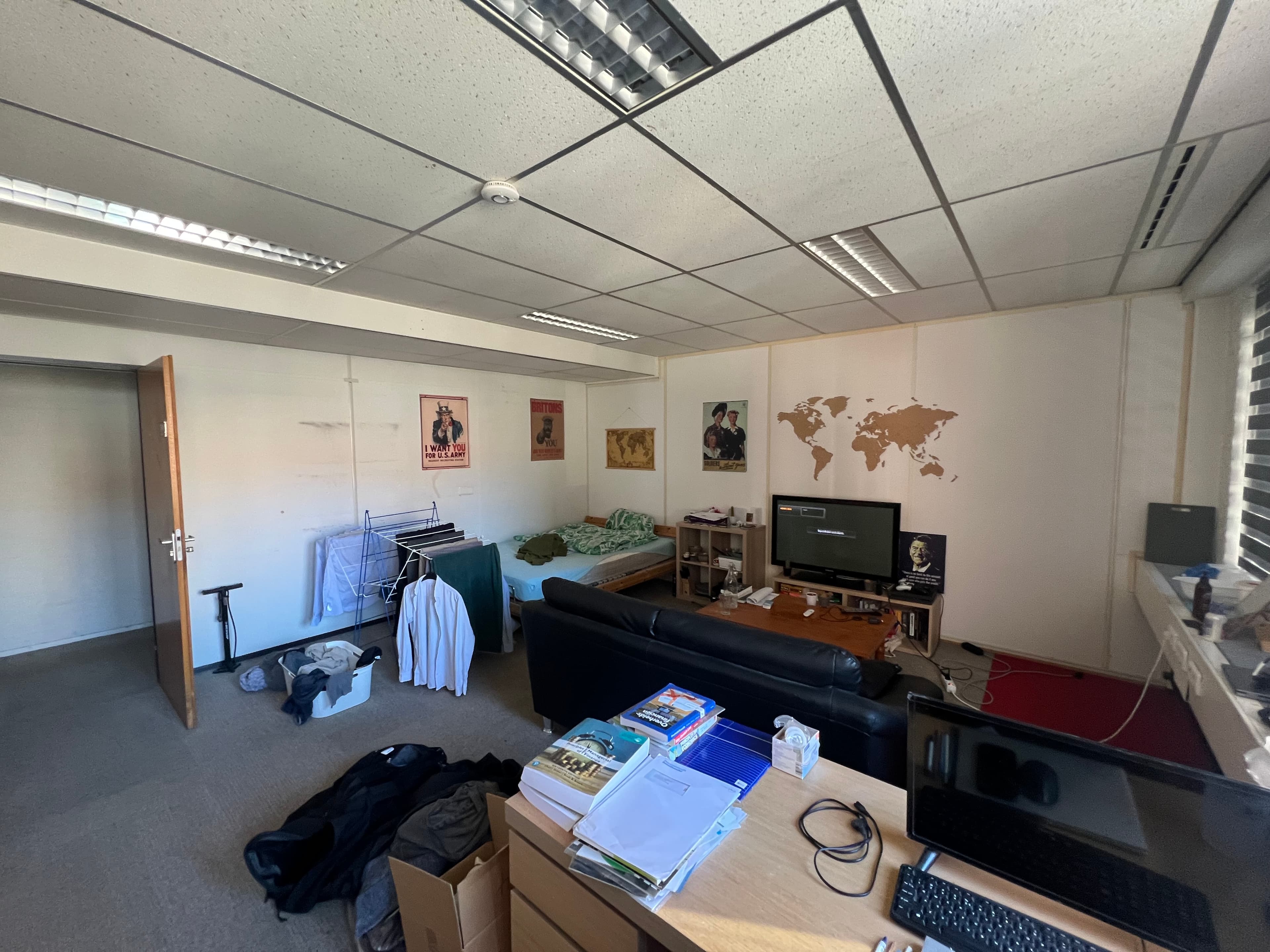Image accompanying room listing