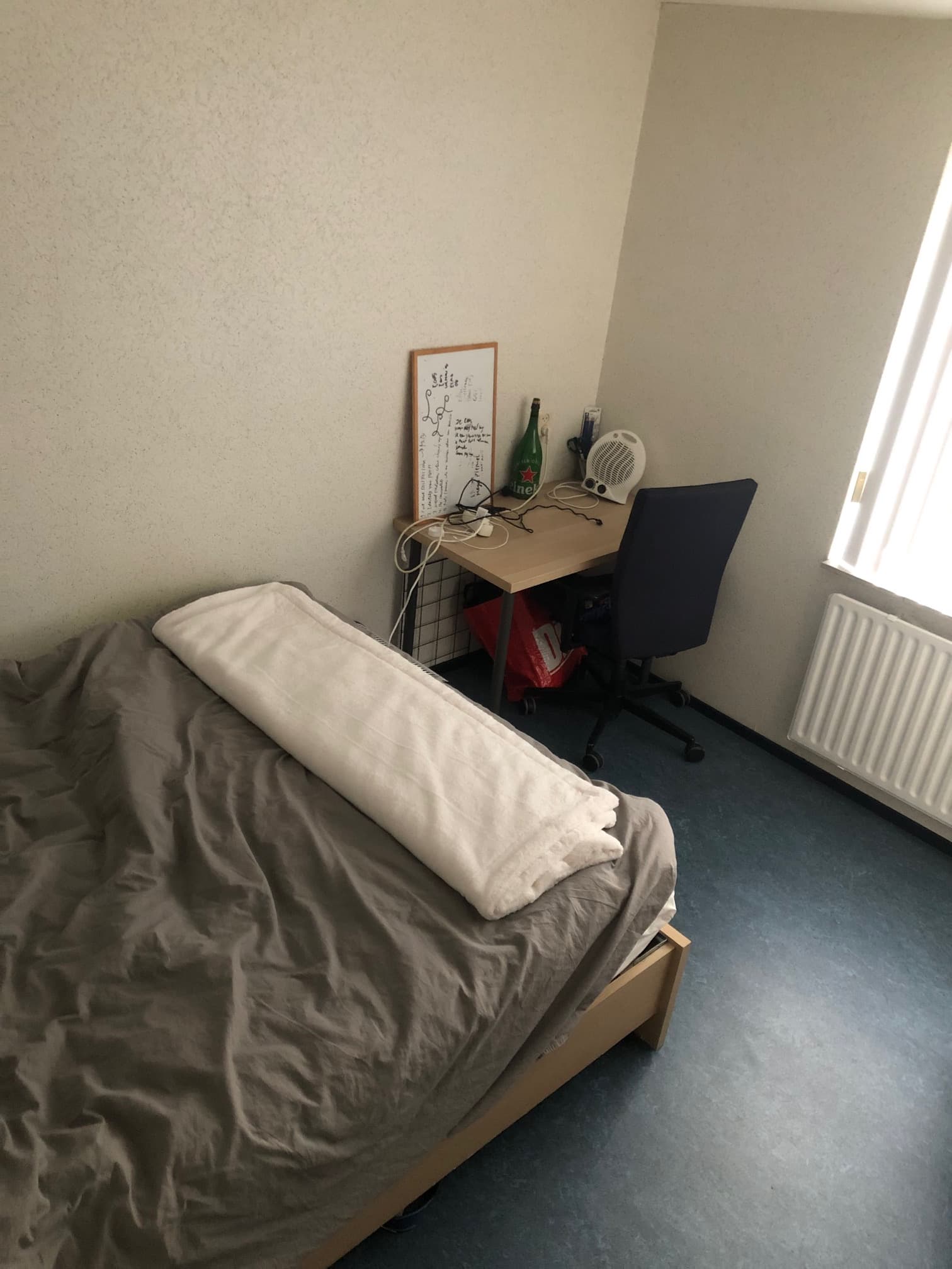 Image accompanying room listing
