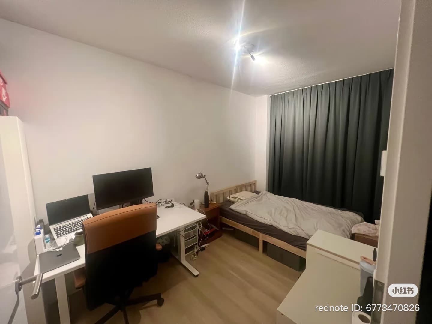 Image accompanying room listing