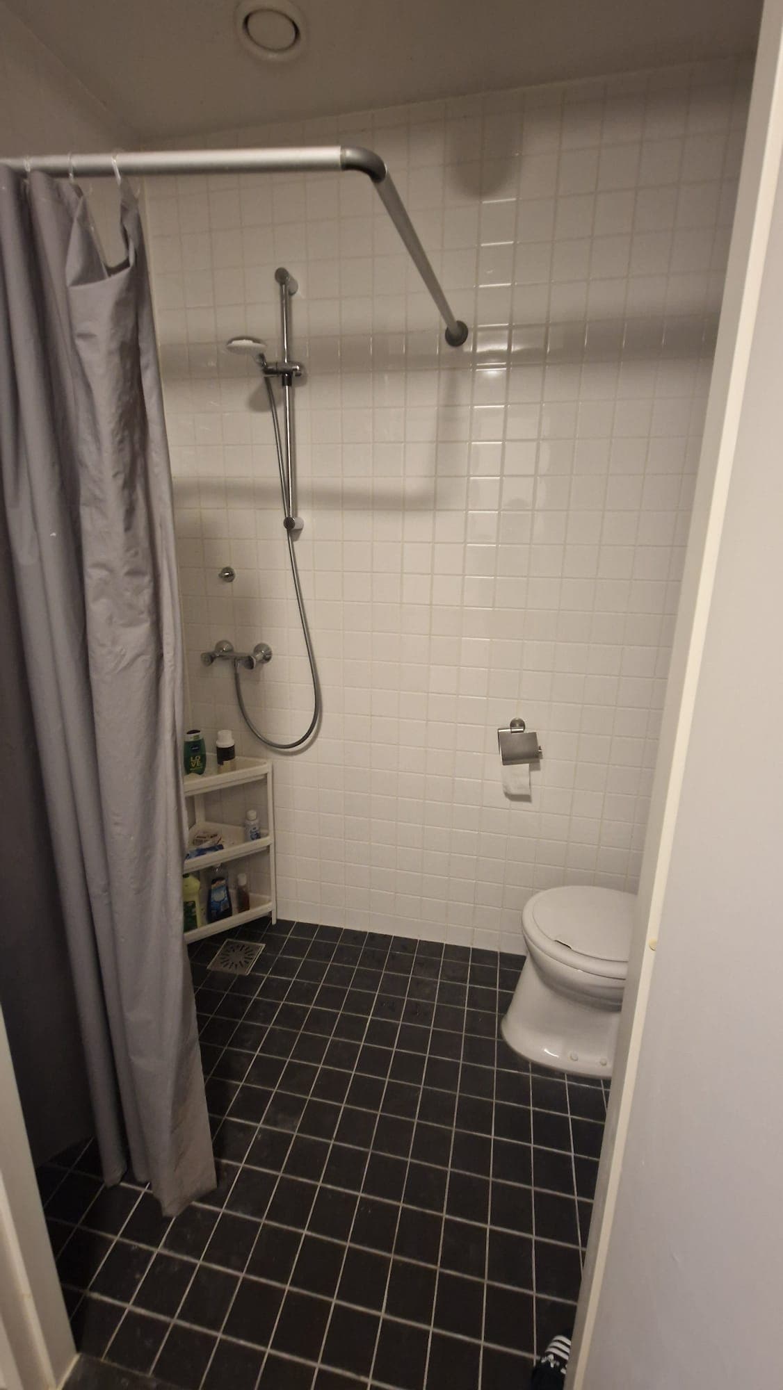 Image accompanying room listing