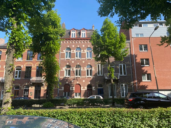 Image accompanying room listing