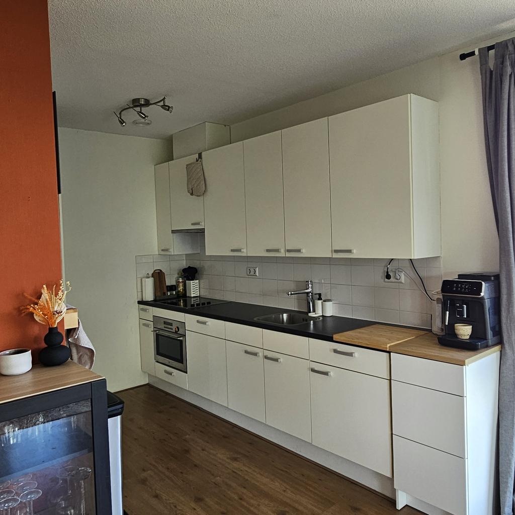 Image accompanying room listing