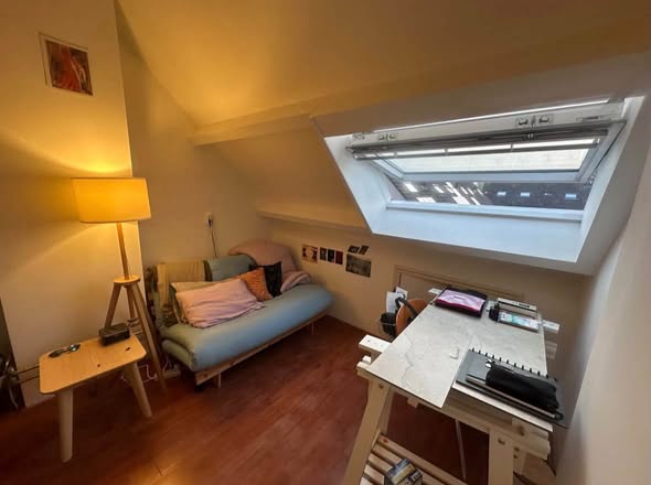 Image accompanying room listing