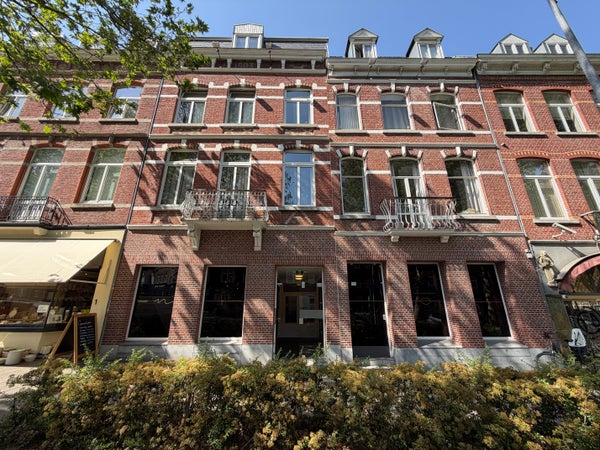 Image accompanying room listing