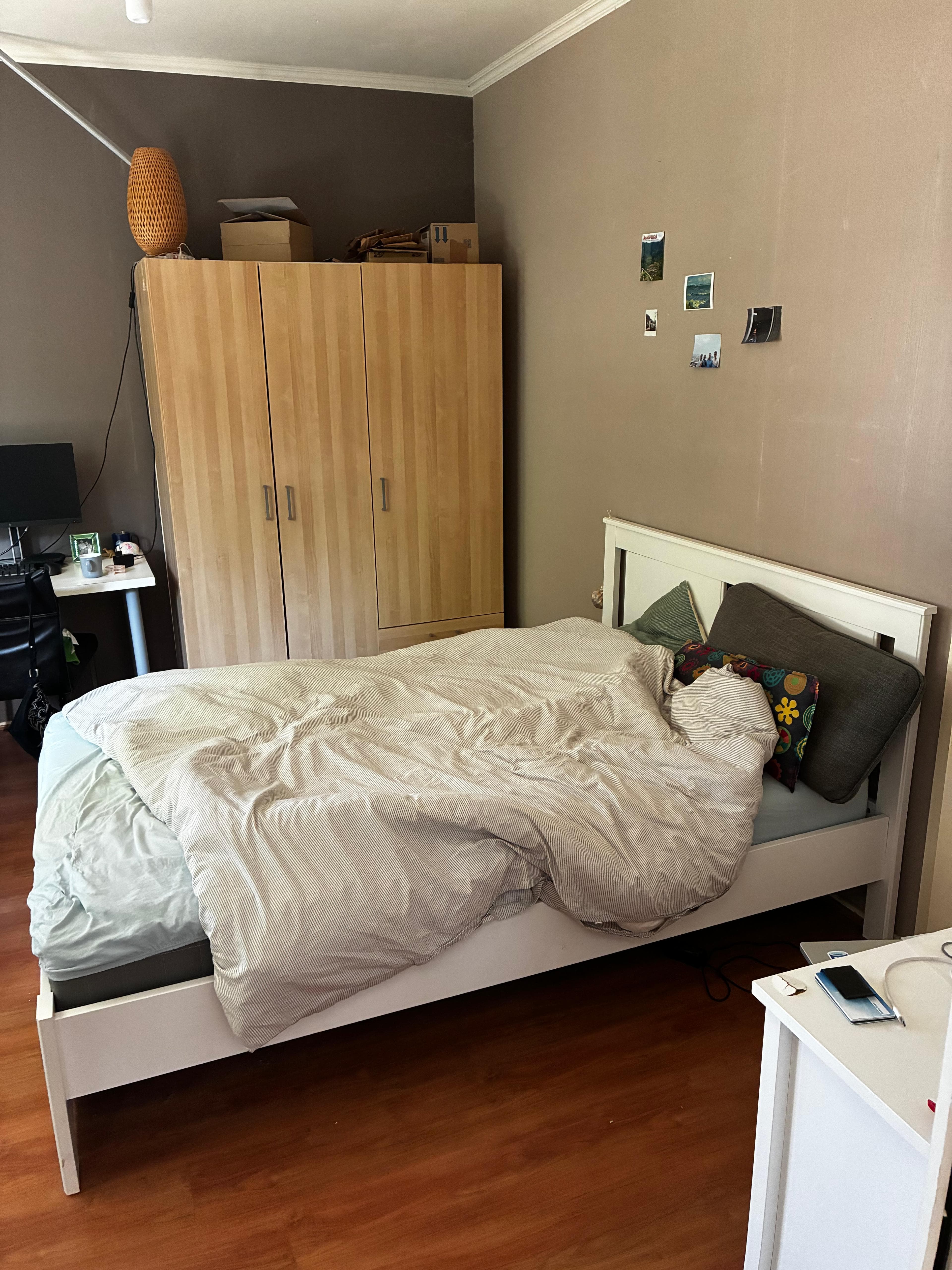 Image accompanying room listing