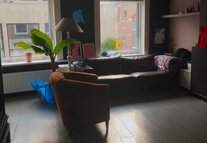 Image accompanying room listing