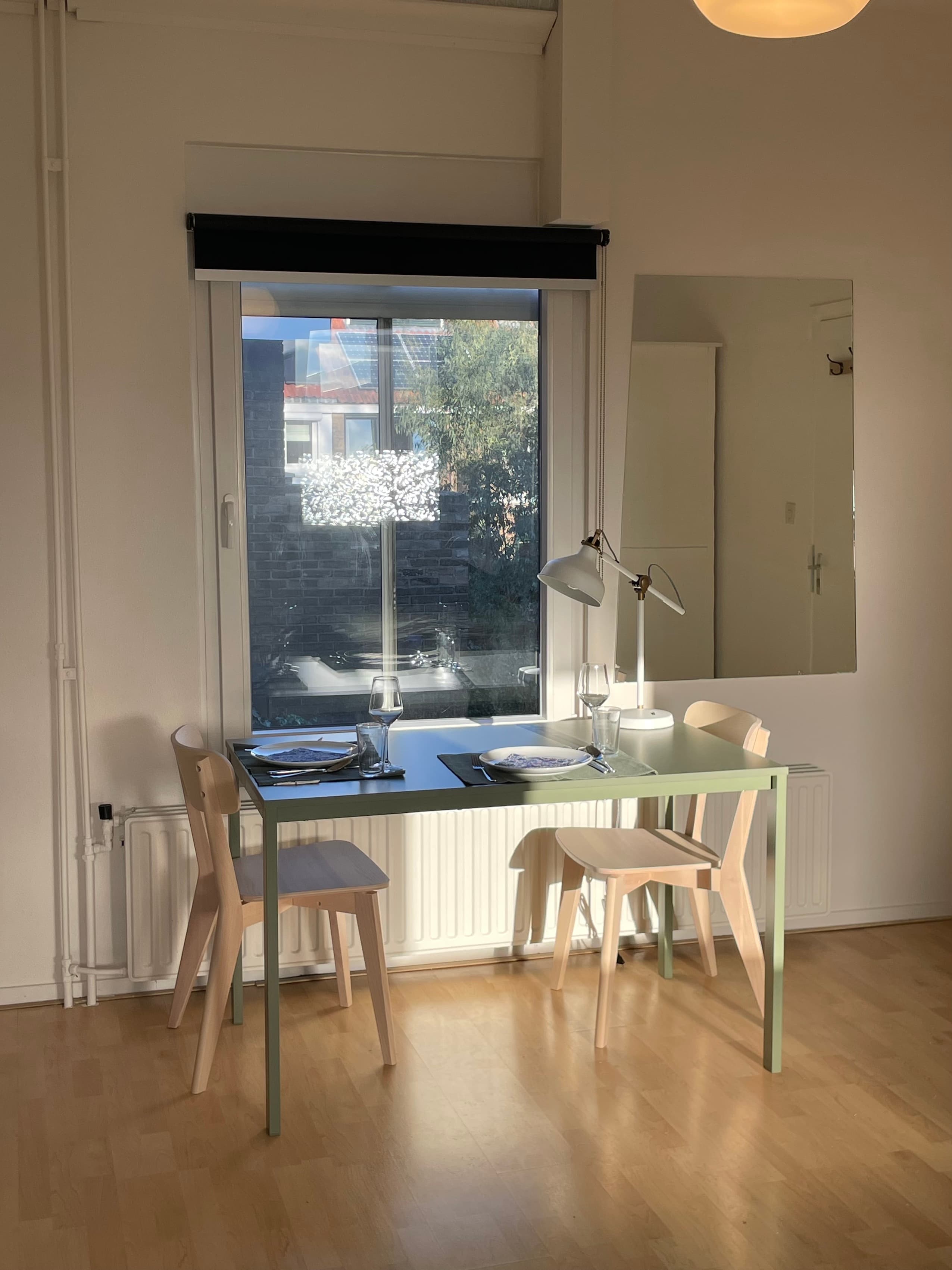Image accompanying room listing