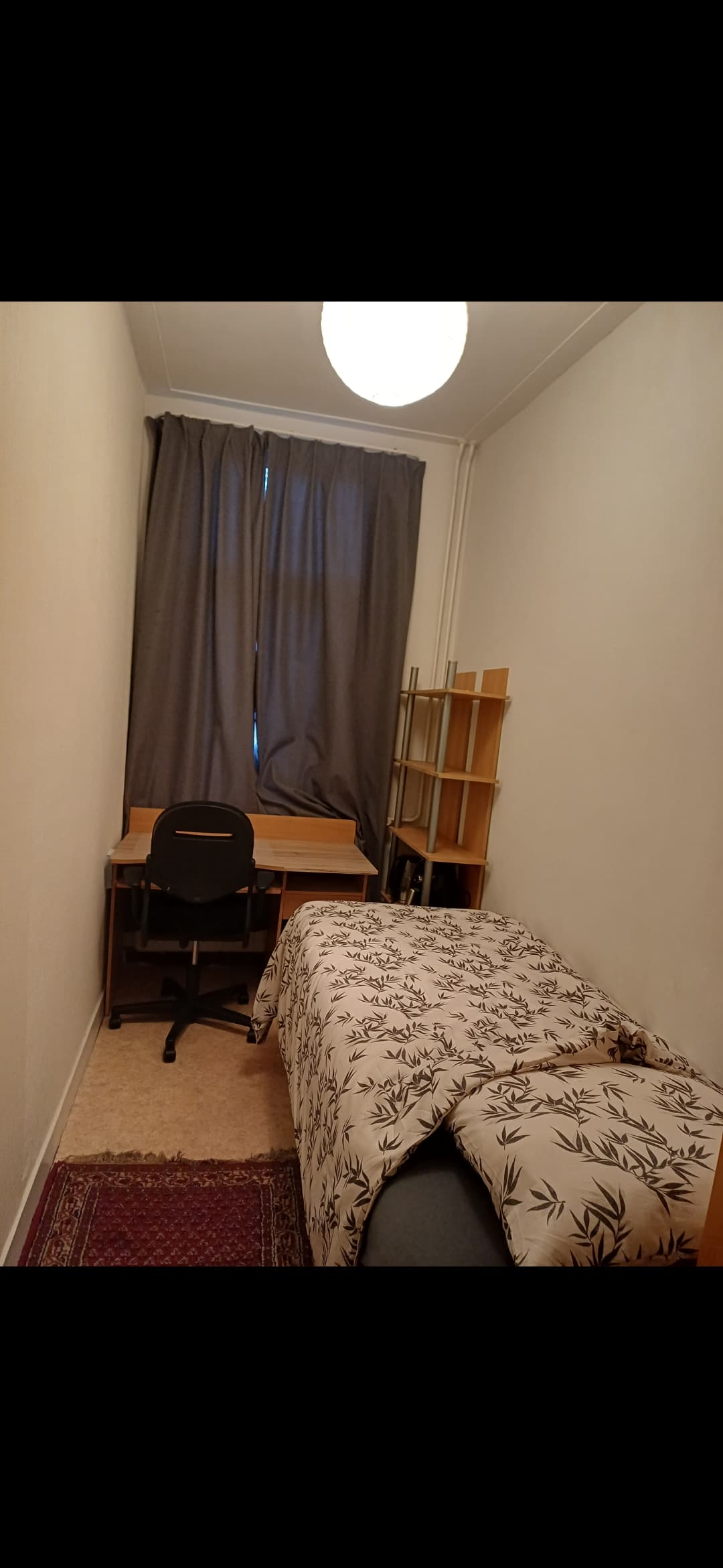 Image accompanying room listing