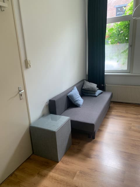 Image accompanying room listing