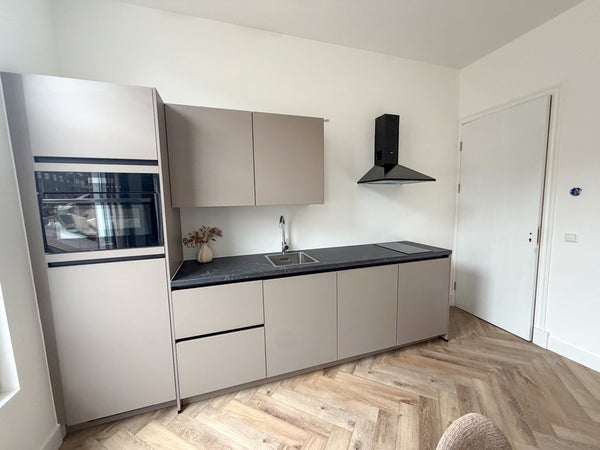 Image accompanying room listing