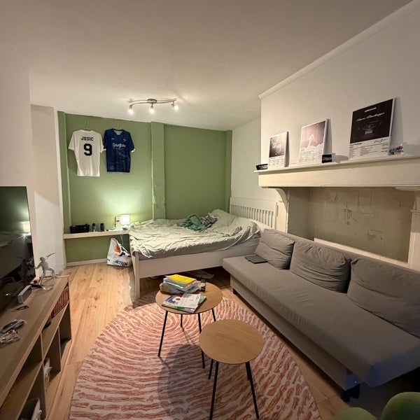 Image accompanying room listing