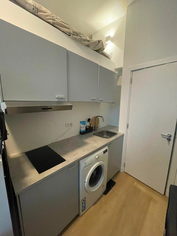 Image accompanying room listing