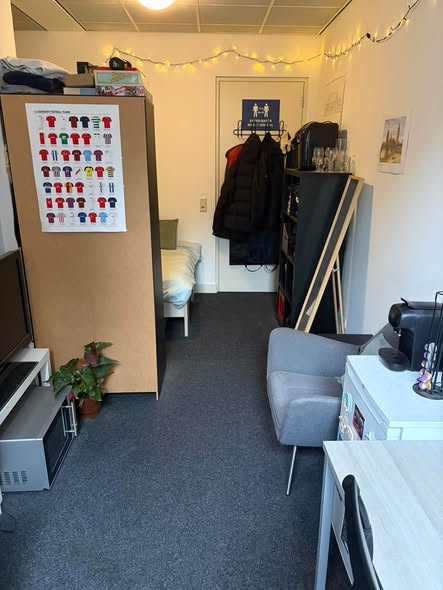 Image accompanying room listing