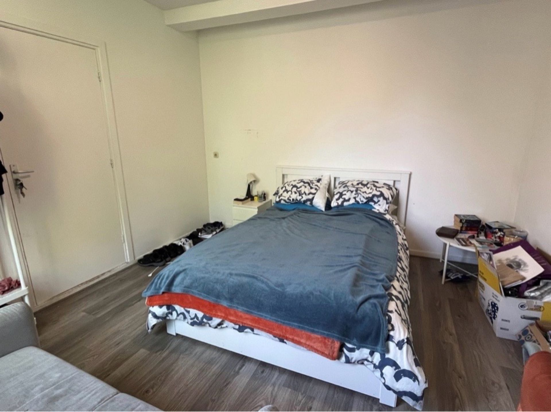 Image accompanying room listing