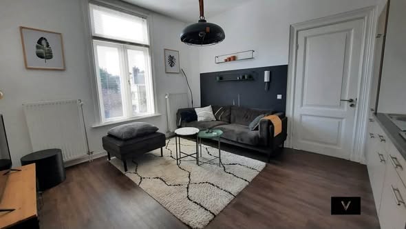 Image accompanying room listing