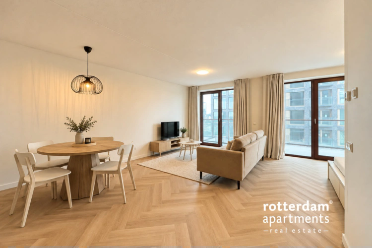 Image accompanying room listing