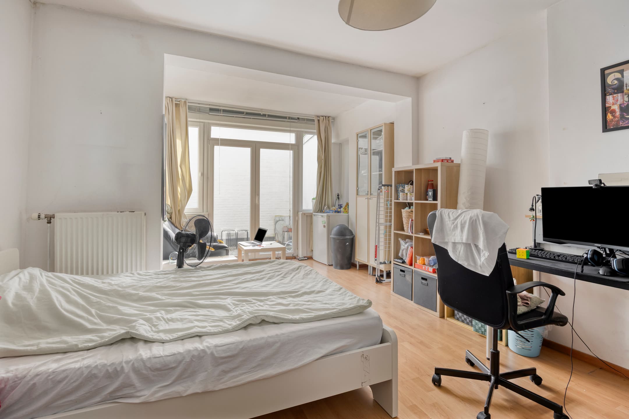 Image accompanying room listing