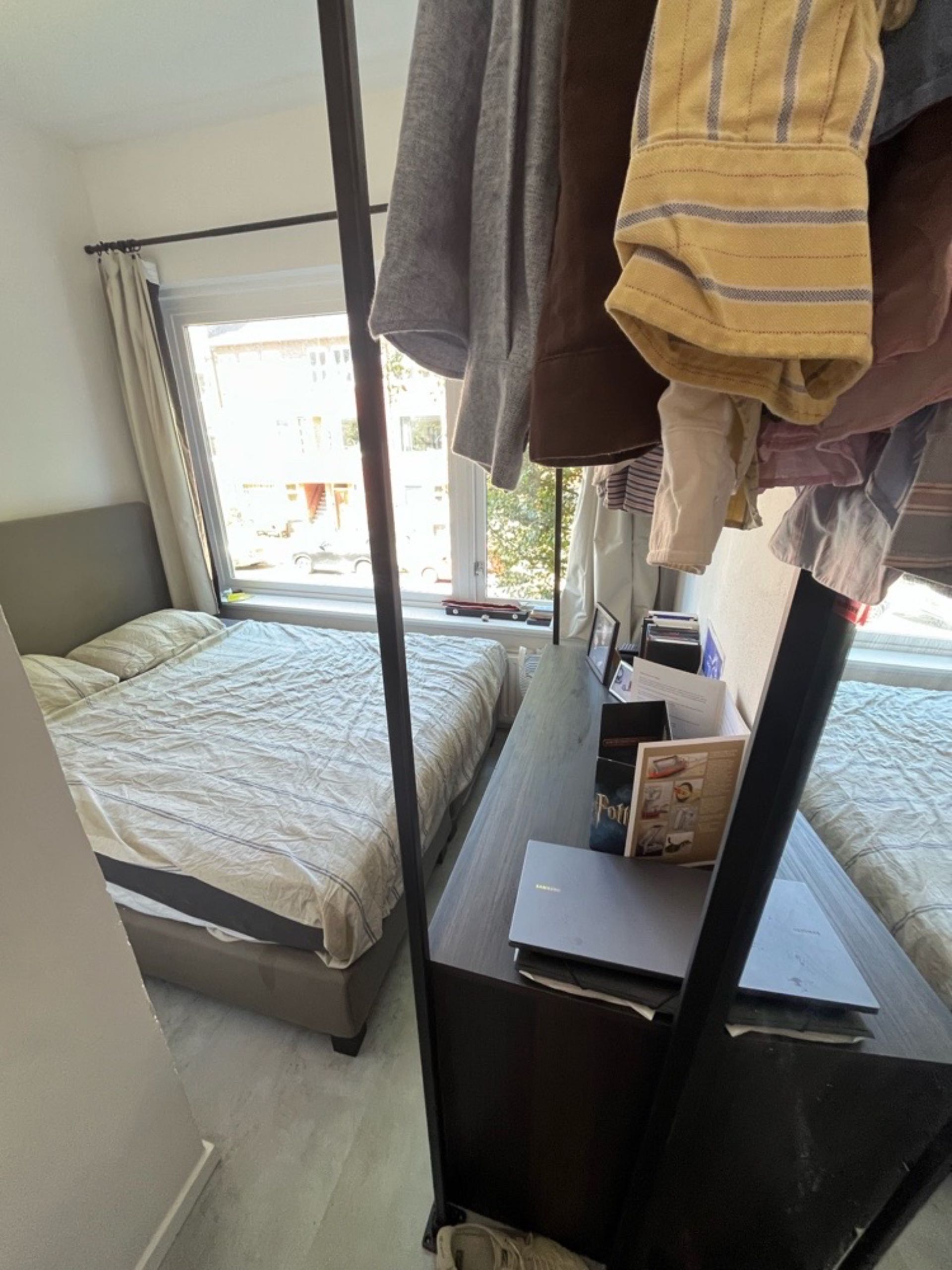 Image accompanying room listing
