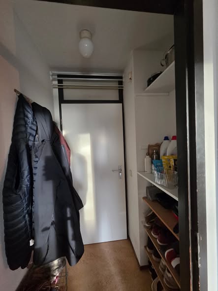 Image accompanying room listing