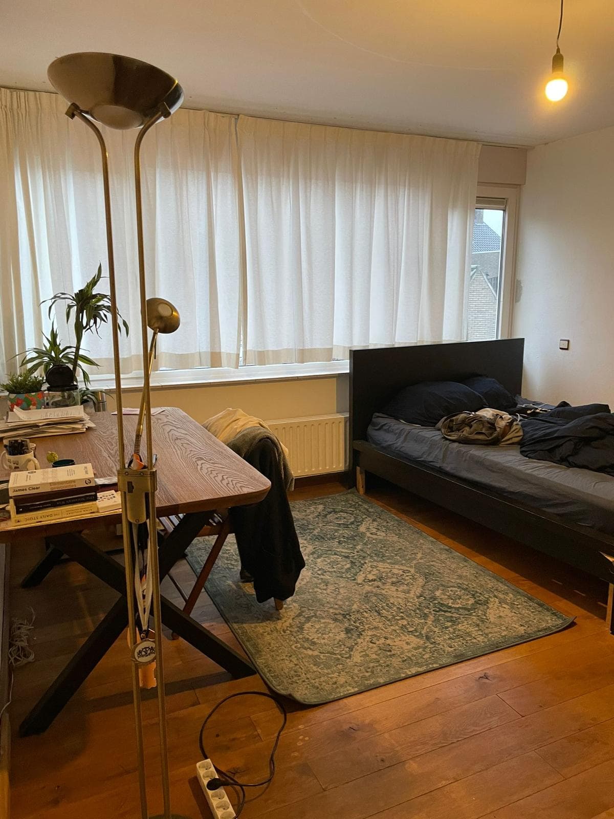 Image accompanying room listing