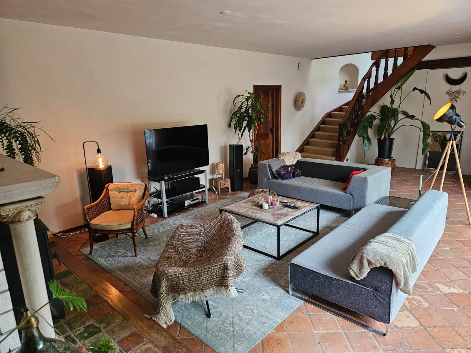 Image accompanying room listing