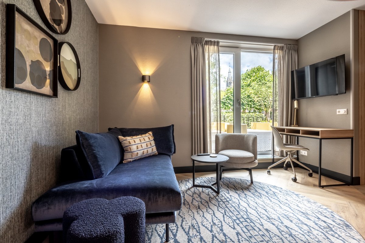 Image accompanying room listing