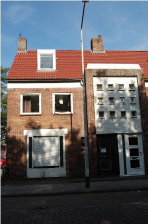 Image accompanying room listing