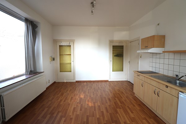 Image accompanying room listing