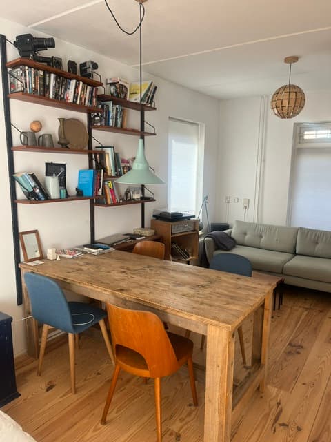 Image accompanying room listing