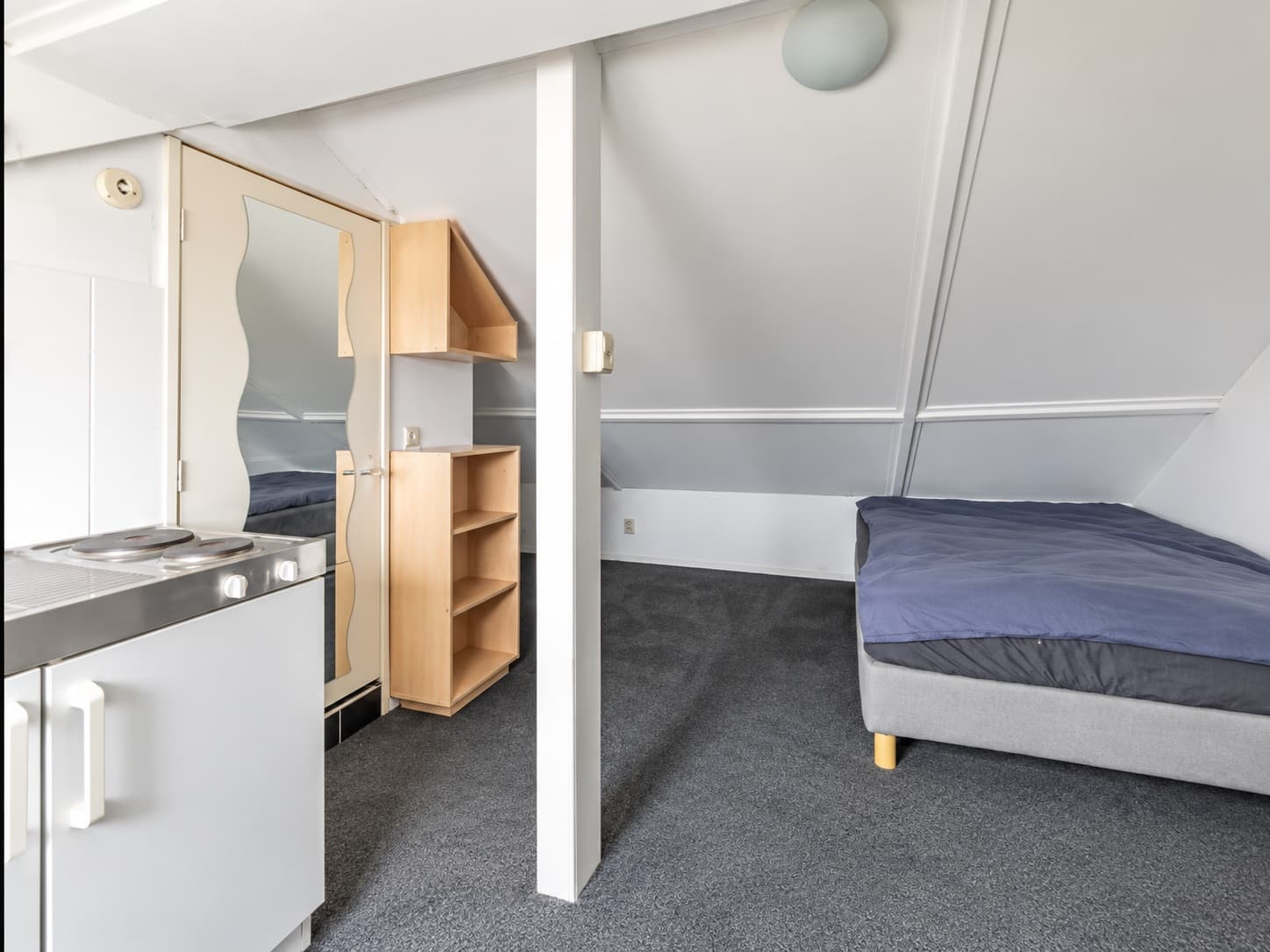 Image accompanying room listing