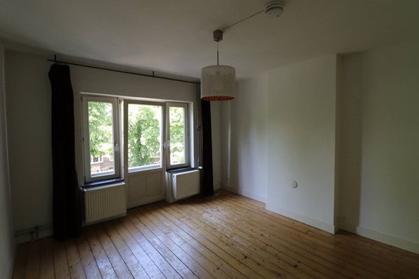 Image accompanying room listing