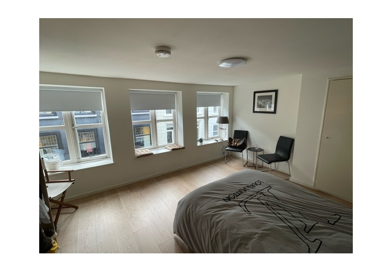 Image accompanying room listing