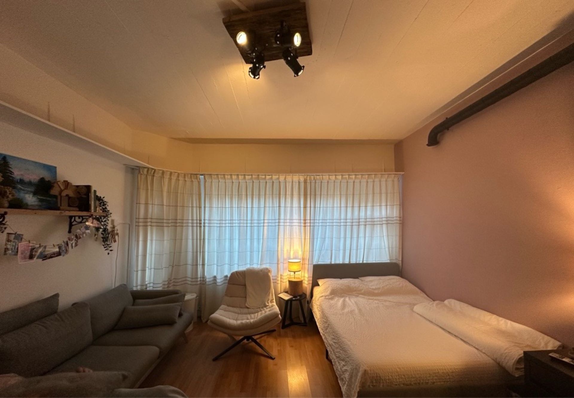 Image accompanying room listing
