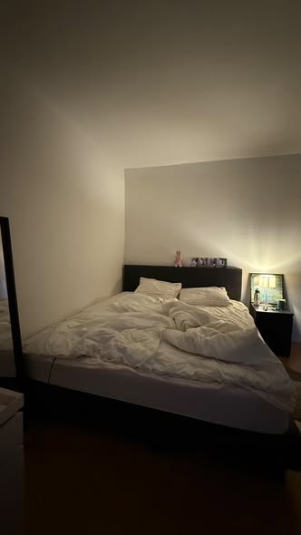Image accompanying room listing