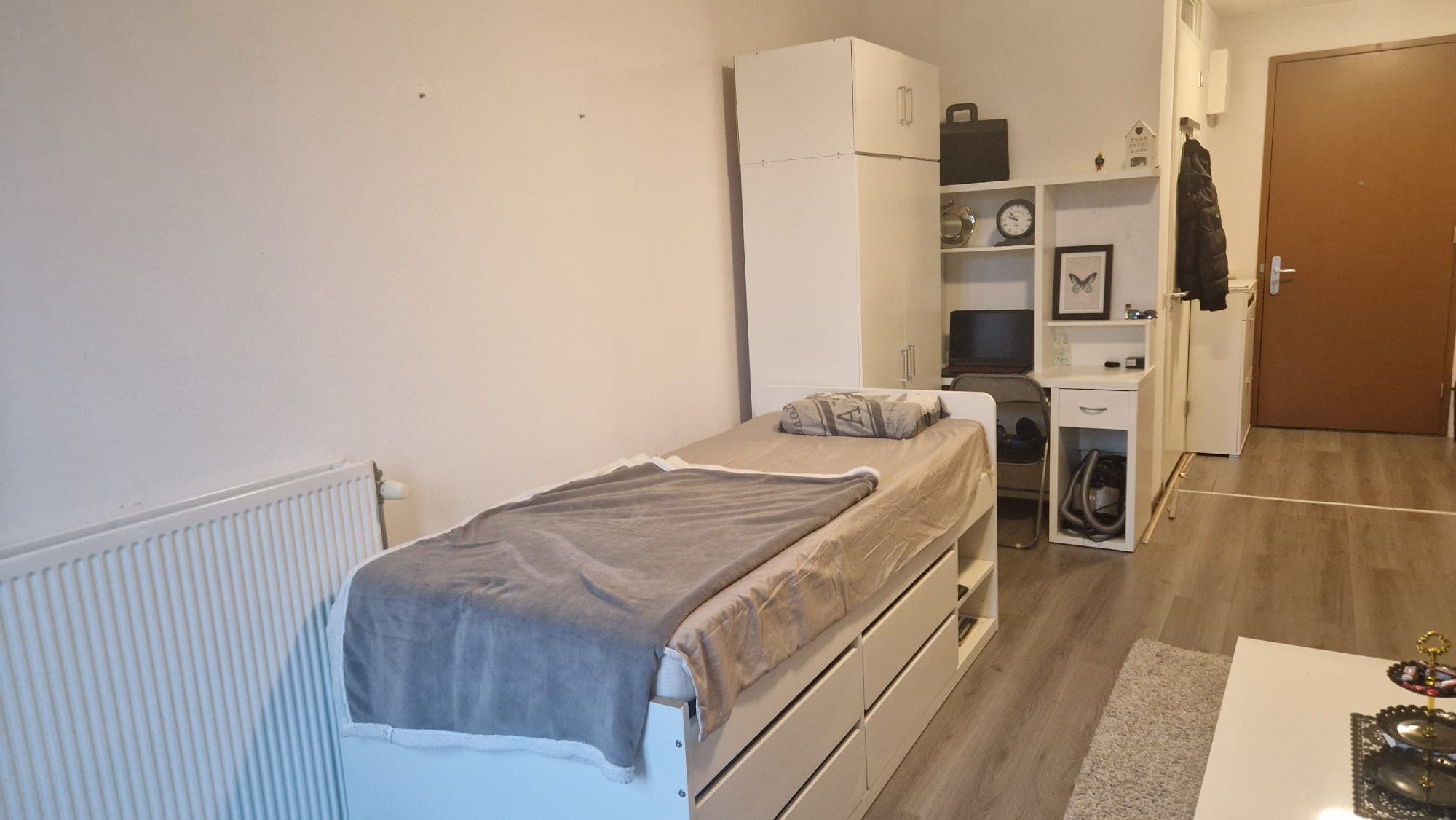 Image accompanying room listing