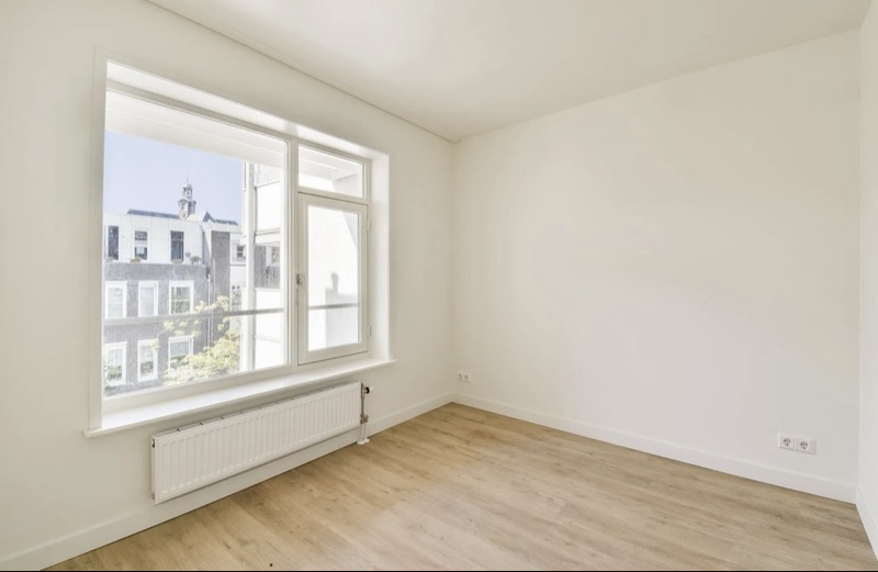 Image accompanying room listing