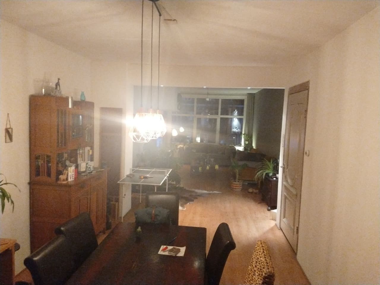 Image accompanying room listing