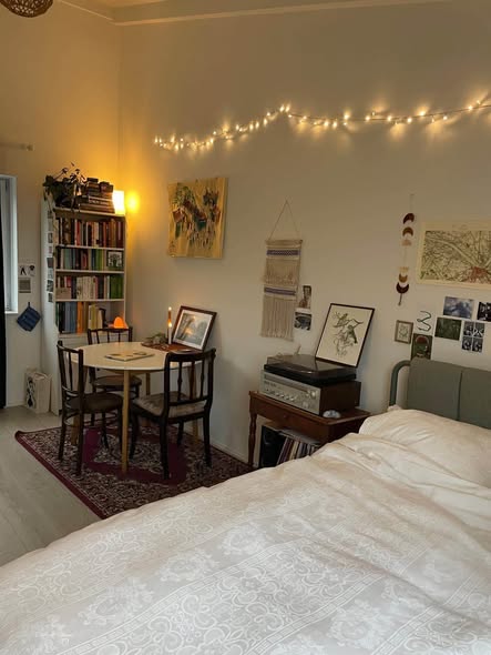 Image accompanying room listing