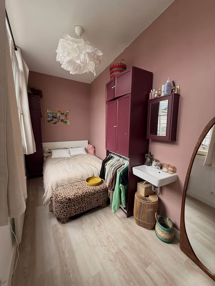Image accompanying room listing