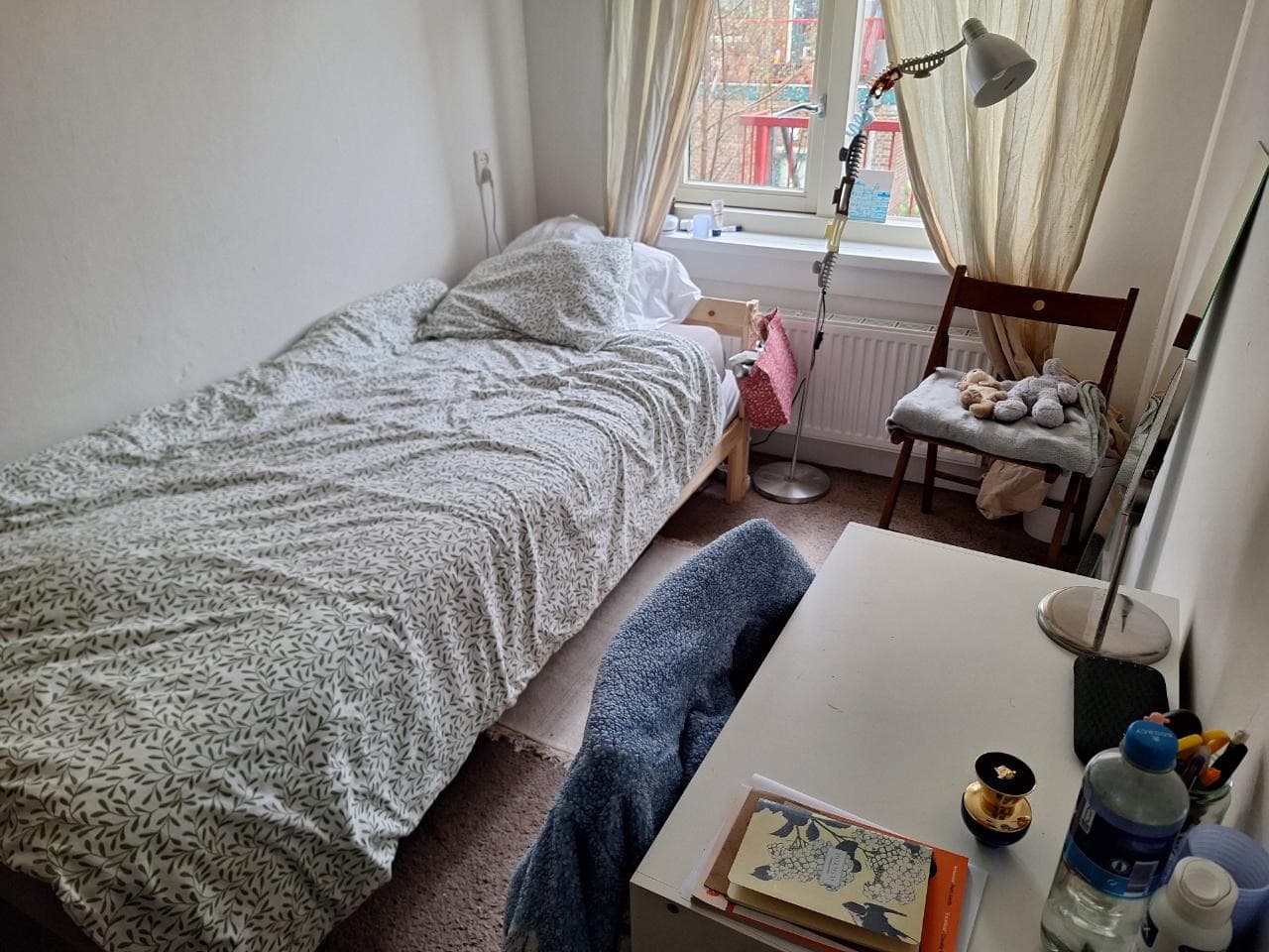 Image accompanying room listing