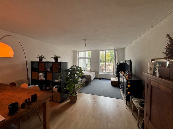 Image accompanying room listing