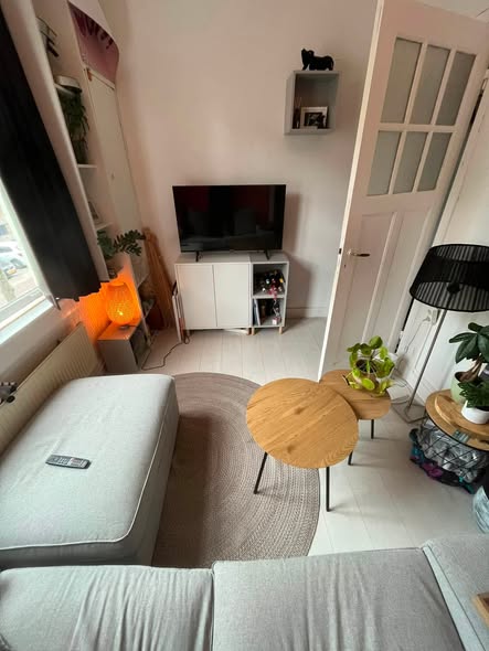 Image accompanying room listing