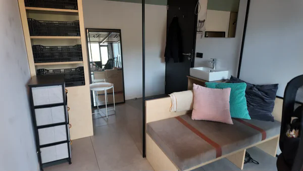 Image accompanying room listing