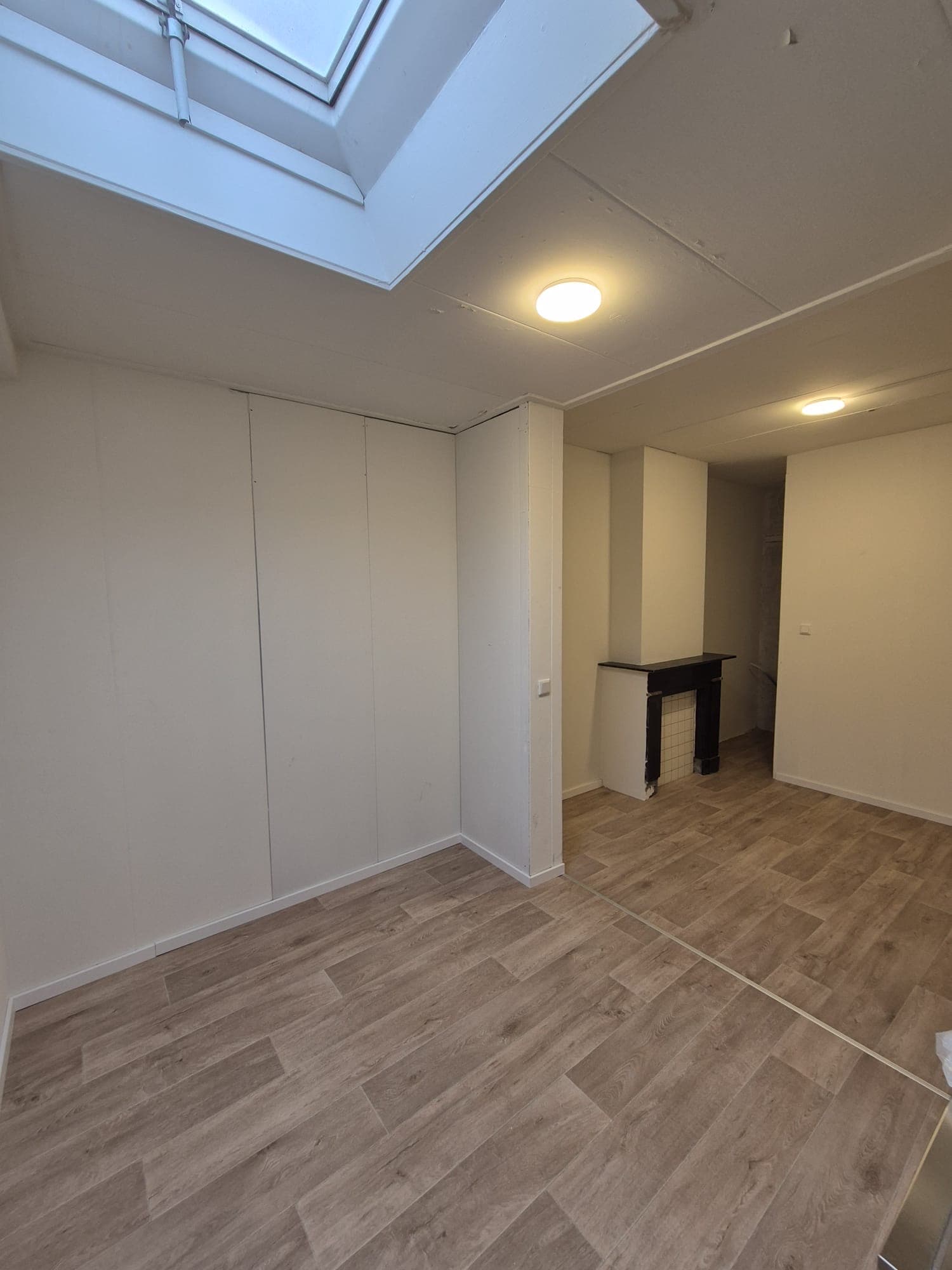 Image accompanying room listing