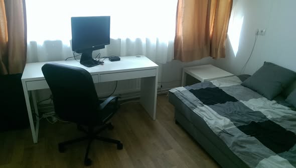 Image accompanying room listing