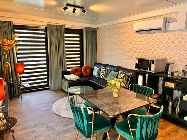 Image accompanying room listing